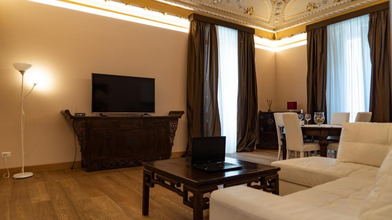 Duca Di Sarro Le Suites Catane Extérieur photo