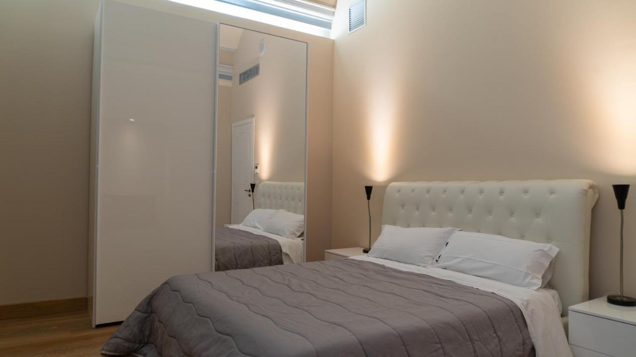 Duca Di Sarro Le Suites Catane Extérieur photo