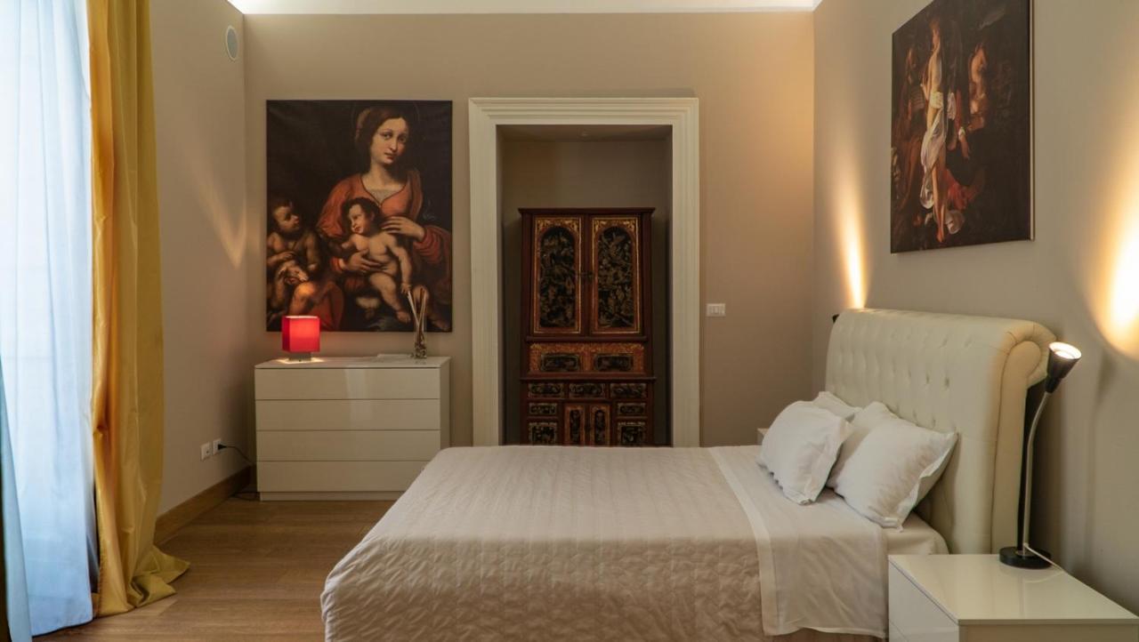 Duca Di Sarro Le Suites Catane Extérieur photo